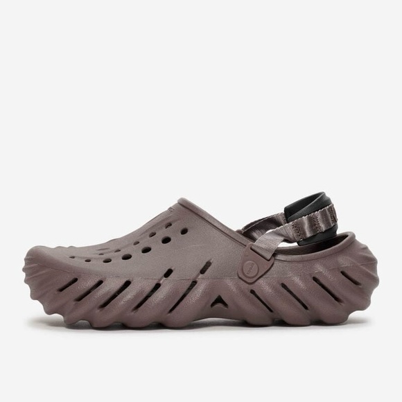 Men’s size 12 & 13 Crocs Echo Clog 207937-OLF Men’s Sandals